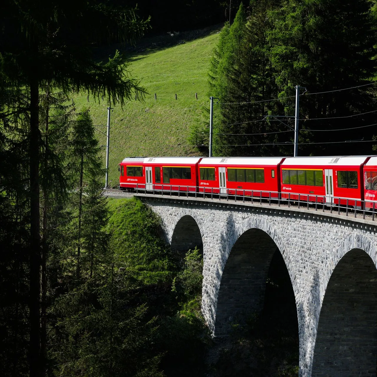 Glacier Express en los Alpes suizos